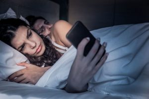 Guide: How to Spy my wife for free without her knowing?