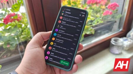 Google Messages Rolls Out New Floating Long-Press Menu